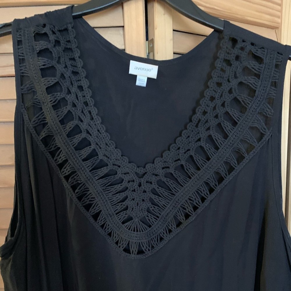 Black  detailed fringe bottom sleeveless shirt